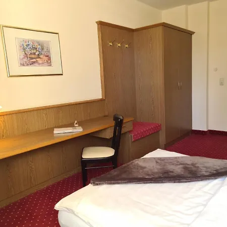 Hotell Brauhaus Manforter Hof 3*