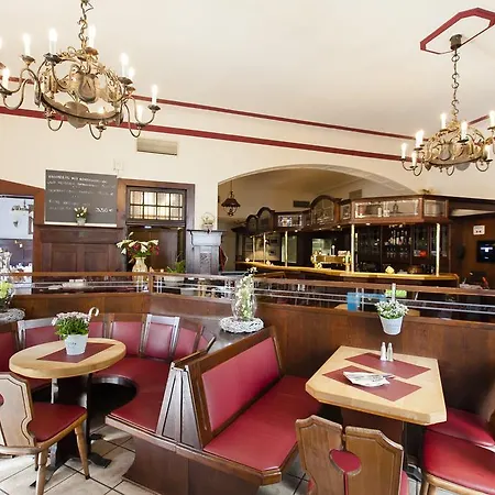 Brauhaus Manforter Hof Hotell