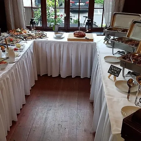 Brauhaus Manforter Hof Hotell