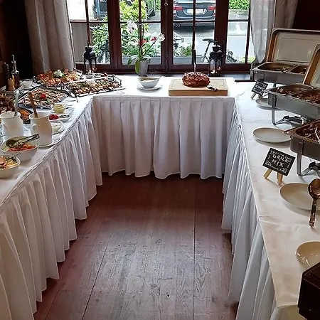 Brauhaus Manforter Hof Hotel